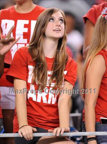 Thumbnail 3 in Cedar Hill vs. Guyer (Kirk Herbstreit National Kickoff Classic) photogallery.