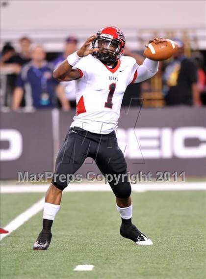 Thumbnail 1 in Cedar Hill vs. Guyer (Kirk Herbstreit National Kickoff Classic) photogallery.