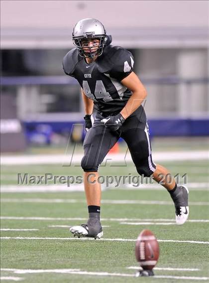 Thumbnail 2 in Cedar Hill vs. Guyer (Kirk Herbstreit National Kickoff Classic) photogallery.