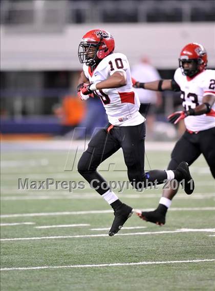 Thumbnail 3 in Cedar Hill vs. Guyer (Kirk Herbstreit National Kickoff Classic) photogallery.