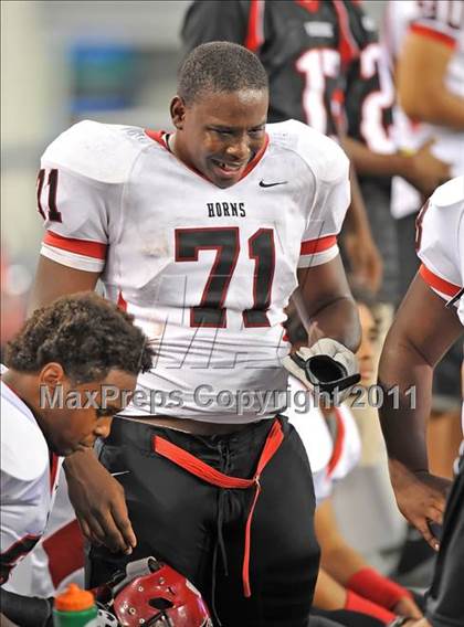 Thumbnail 1 in Cedar Hill vs. Guyer (Kirk Herbstreit National Kickoff Classic) photogallery.