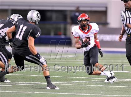 Thumbnail 1 in Cedar Hill vs. Guyer (Kirk Herbstreit National Kickoff Classic) photogallery.