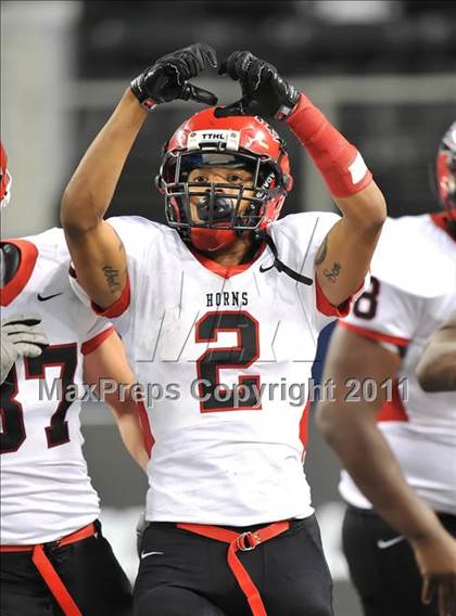 Thumbnail 2 in Cedar Hill vs. Guyer (Kirk Herbstreit National Kickoff Classic) photogallery.