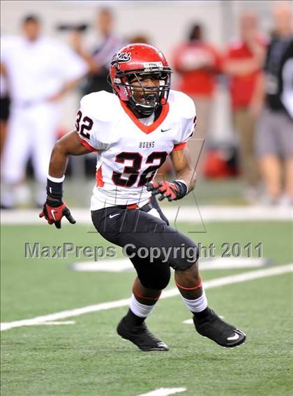 Thumbnail 1 in Cedar Hill vs. Guyer (Kirk Herbstreit National Kickoff Classic) photogallery.