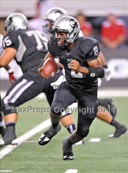 Thumbnail 1 in Cedar Hill vs. Guyer (Kirk Herbstreit National Kickoff Classic) photogallery.