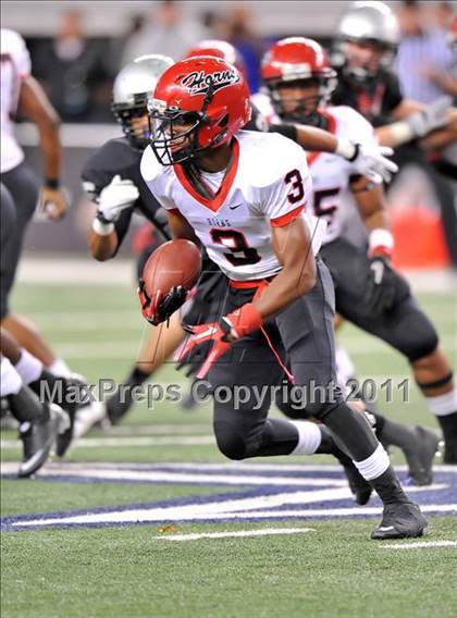 Thumbnail 1 in Cedar Hill vs. Guyer (Kirk Herbstreit National Kickoff Classic) photogallery.