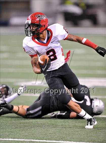Thumbnail 2 in Cedar Hill vs. Guyer (Kirk Herbstreit National Kickoff Classic) photogallery.