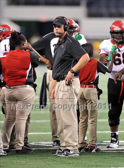 Thumbnail 1 in Cedar Hill vs. Guyer (Kirk Herbstreit National Kickoff Classic) photogallery.