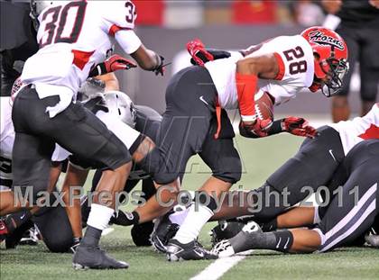Thumbnail 2 in Cedar Hill vs. Guyer (Kirk Herbstreit National Kickoff Classic) photogallery.