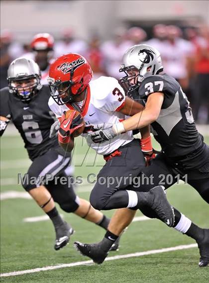 Thumbnail 3 in Cedar Hill vs. Guyer (Kirk Herbstreit National Kickoff Classic) photogallery.