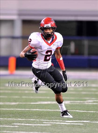 Thumbnail 2 in Cedar Hill vs. Guyer (Kirk Herbstreit National Kickoff Classic) photogallery.