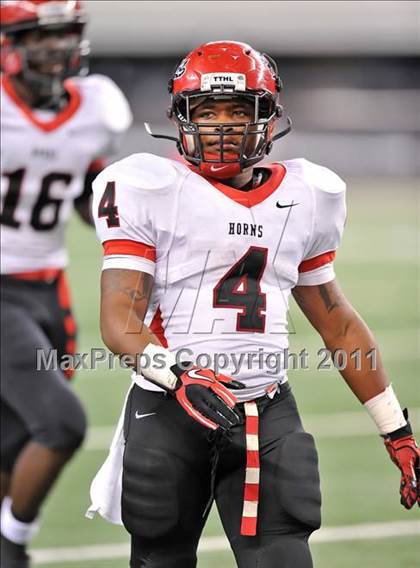 Thumbnail 1 in Cedar Hill vs. Guyer (Kirk Herbstreit National Kickoff Classic) photogallery.