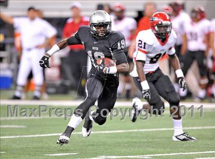 Thumbnail 1 in Cedar Hill vs. Guyer (Kirk Herbstreit National Kickoff Classic) photogallery.