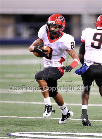 Thumbnail 1 in Cedar Hill vs. Guyer (Kirk Herbstreit National Kickoff Classic) photogallery.