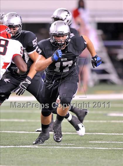 Thumbnail 3 in Cedar Hill vs. Guyer (Kirk Herbstreit National Kickoff Classic) photogallery.