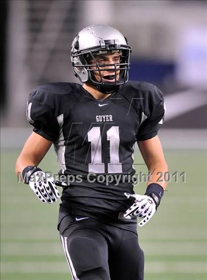 Thumbnail 3 in Cedar Hill vs. Guyer (Kirk Herbstreit National Kickoff Classic) photogallery.