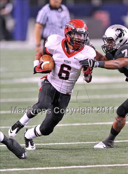 Thumbnail 2 in Cedar Hill vs. Guyer (Kirk Herbstreit National Kickoff Classic) photogallery.
