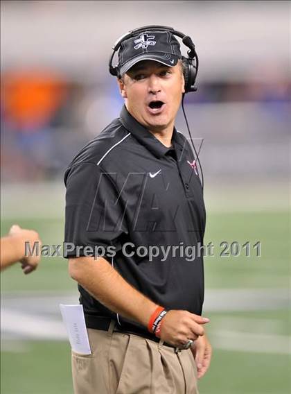 Thumbnail 3 in Cedar Hill vs. Guyer (Kirk Herbstreit National Kickoff Classic) photogallery.