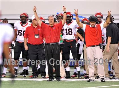 Thumbnail 1 in Cedar Hill vs. Guyer (Kirk Herbstreit National Kickoff Classic) photogallery.