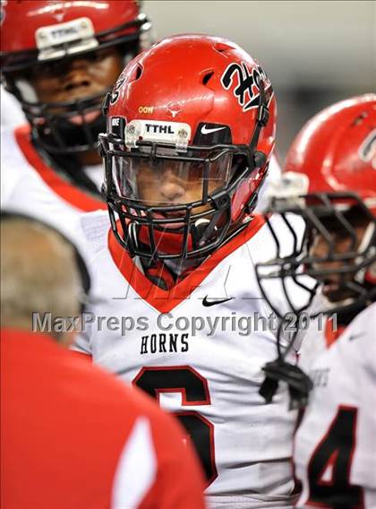 Thumbnail 3 in Cedar Hill vs. Guyer (Kirk Herbstreit National Kickoff Classic) photogallery.