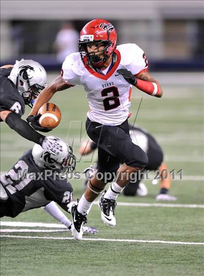 Thumbnail 2 in Cedar Hill vs. Guyer (Kirk Herbstreit National Kickoff Classic) photogallery.