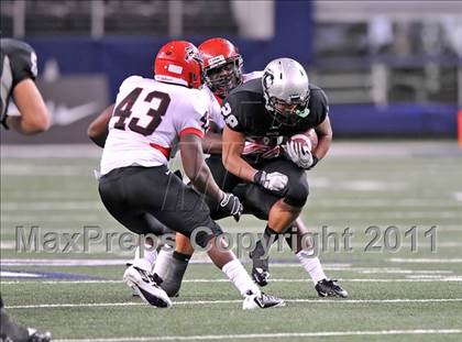 Thumbnail 2 in Cedar Hill vs. Guyer (Kirk Herbstreit National Kickoff Classic) photogallery.