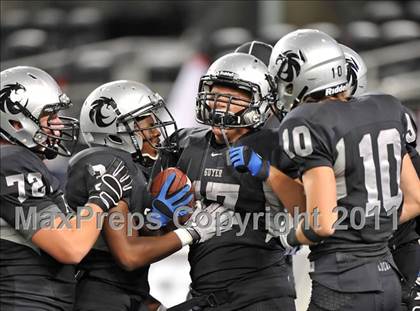 Thumbnail 3 in Cedar Hill vs. Guyer (Kirk Herbstreit National Kickoff Classic) photogallery.