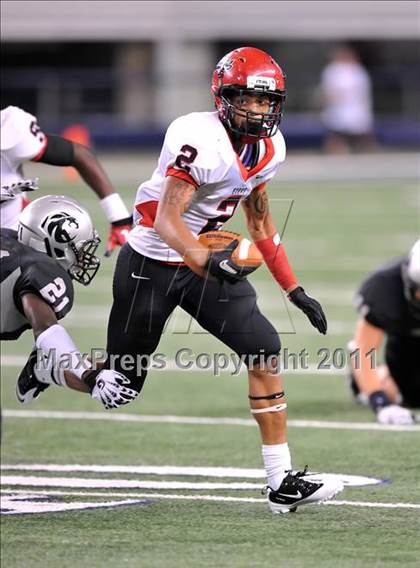 Thumbnail 1 in Cedar Hill vs. Guyer (Kirk Herbstreit National Kickoff Classic) photogallery.