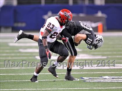 Thumbnail 2 in Cedar Hill vs. Guyer (Kirk Herbstreit National Kickoff Classic) photogallery.