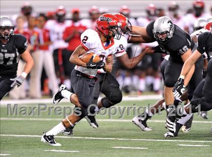 Thumbnail 3 in Cedar Hill vs. Guyer (Kirk Herbstreit National Kickoff Classic) photogallery.