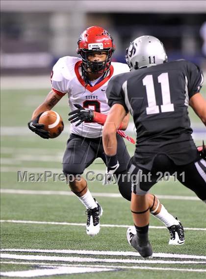 Thumbnail 1 in Cedar Hill vs. Guyer (Kirk Herbstreit National Kickoff Classic) photogallery.