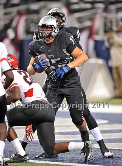 Thumbnail 3 in Cedar Hill vs. Guyer (Kirk Herbstreit National Kickoff Classic) photogallery.