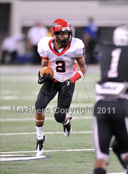 Thumbnail 1 in Cedar Hill vs. Guyer (Kirk Herbstreit National Kickoff Classic) photogallery.
