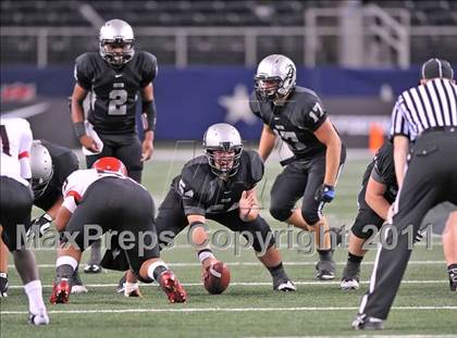 Thumbnail 3 in Cedar Hill vs. Guyer (Kirk Herbstreit National Kickoff Classic) photogallery.