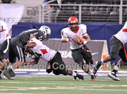Thumbnail 1 in Cedar Hill vs. Guyer (Kirk Herbstreit National Kickoff Classic) photogallery.