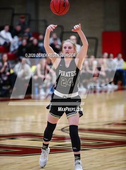 Thumbnail 2 in Delta vs. Pagosa Springs (CHSAA 3A Great 8) photogallery.