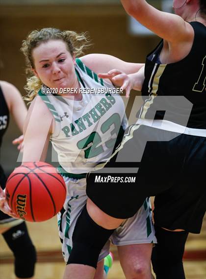 Thumbnail 3 in Delta vs. Pagosa Springs (CHSAA 3A Great 8) photogallery.