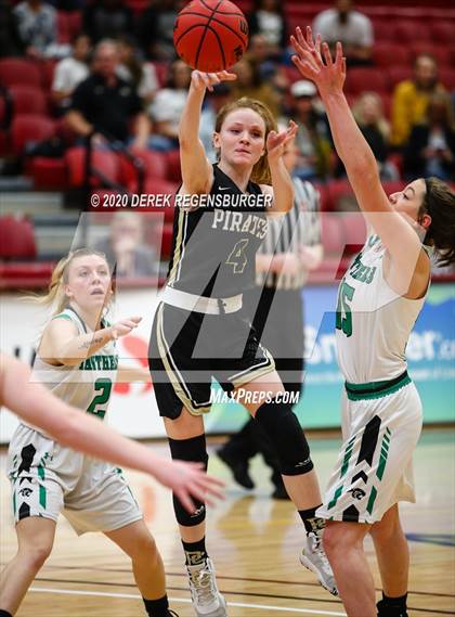 Thumbnail 1 in Delta vs. Pagosa Springs (CHSAA 3A Great 8) photogallery.