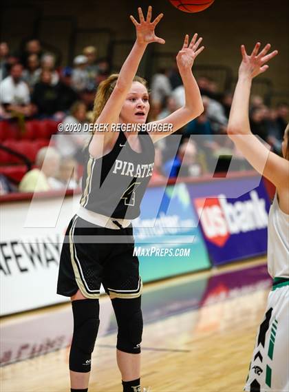 Thumbnail 1 in Delta vs. Pagosa Springs (CHSAA 3A Great 8) photogallery.