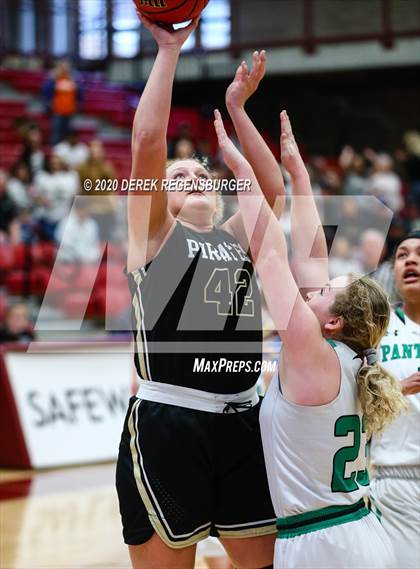 Thumbnail 2 in Delta vs. Pagosa Springs (CHSAA 3A Great 8) photogallery.