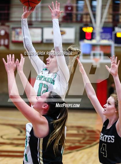 Thumbnail 3 in Delta vs. Pagosa Springs (CHSAA 3A Great 8) photogallery.