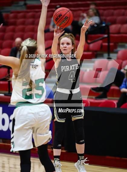 Thumbnail 3 in Delta vs. Pagosa Springs (CHSAA 3A Great 8) photogallery.