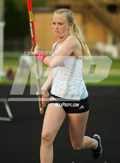 Thumbnail 2 in Jim Barron Championships photogallery.