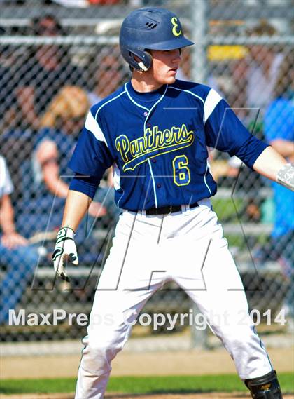 Thumbnail 2 in Mount Dora vs Umatilla  (FHSAA Class 5A District 13 Senifinal) photogallery.