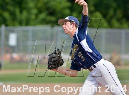 Thumbnail 1 in Mount Dora vs Umatilla  (FHSAA Class 5A District 13 Senifinal) photogallery.