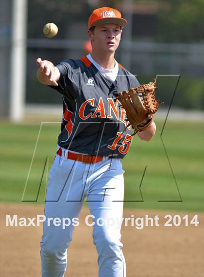 Thumbnail 2 in Mount Dora vs Umatilla  (FHSAA Class 5A District 13 Senifinal) photogallery.