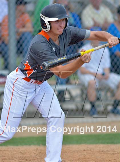Thumbnail 2 in Mount Dora vs Umatilla  (FHSAA Class 5A District 13 Senifinal) photogallery.