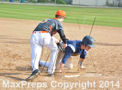 Thumbnail 2 in Mount Dora vs Umatilla  (FHSAA Class 5A District 13 Senifinal) photogallery.