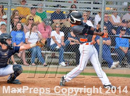 Thumbnail 3 in Mount Dora vs Umatilla  (FHSAA Class 5A District 13 Senifinal) photogallery.