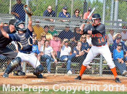Thumbnail 1 in Mount Dora vs Umatilla  (FHSAA Class 5A District 13 Senifinal) photogallery.